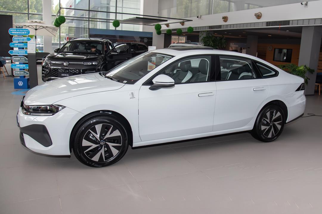 Volkswagen Sagitar 2026, фото 4