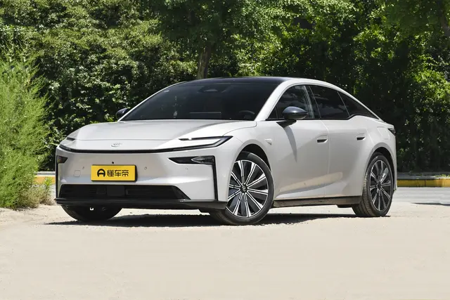 Toyota bZ7 2026 — купить из Китая под заказ