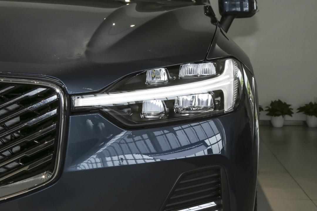 Volvo XC60 2026, фото 11