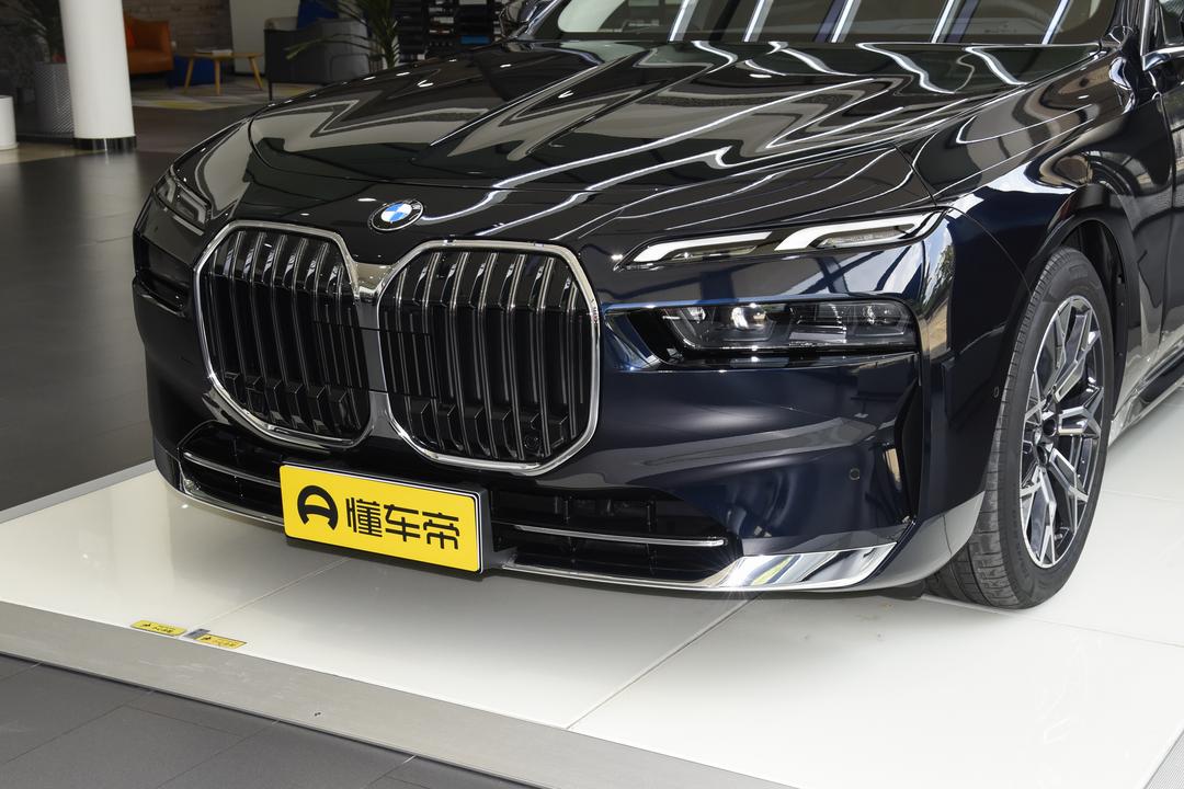 BMW 7-Series 2026, фото 9