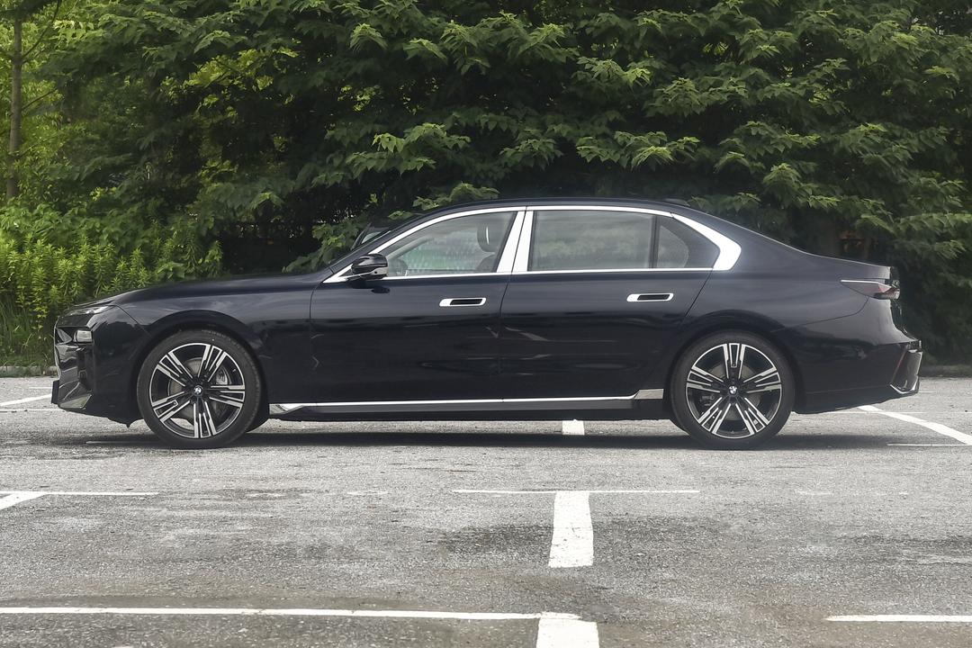 BMW 7-Series 2026, фото 4