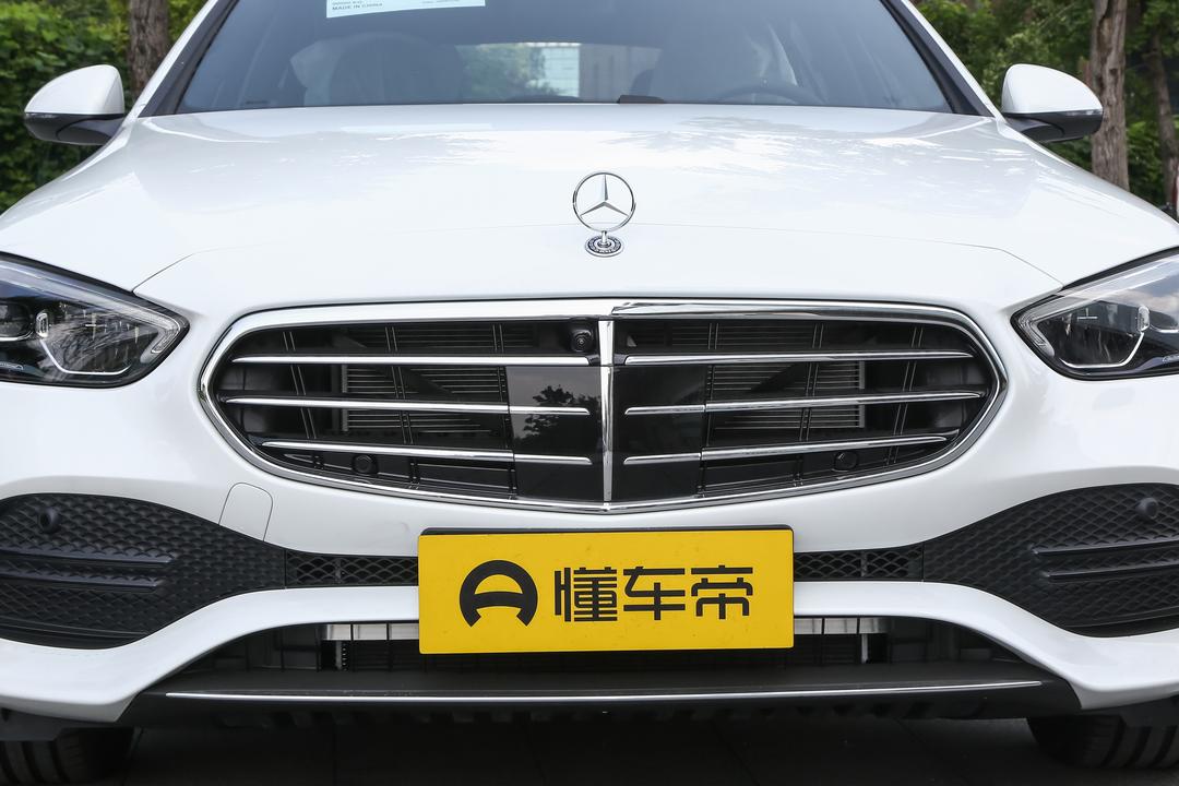 Mercedes-Benz C-Class 2026, фото 10