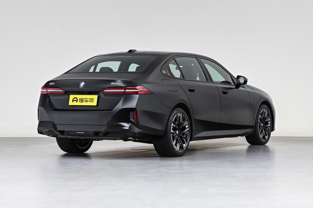 BMW 5 Series 2026, фото 7