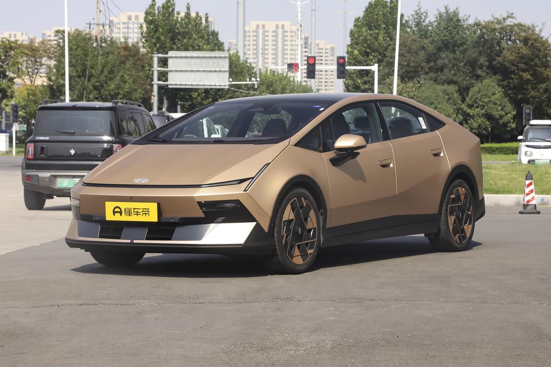 Hyundai IONIQ V