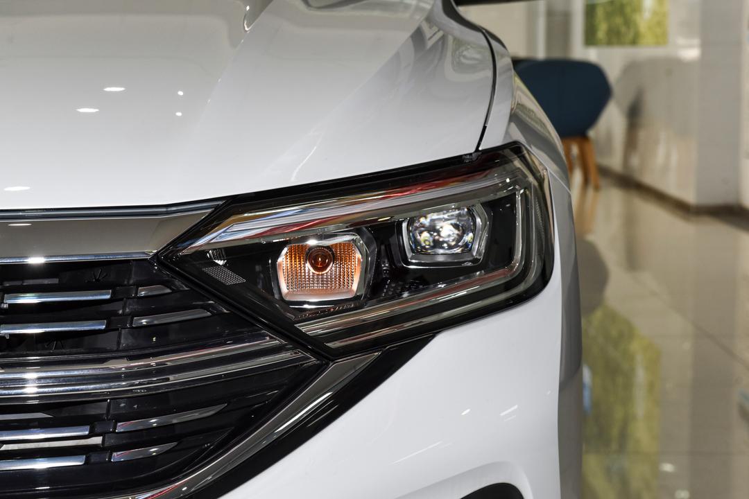 Volkswagen Sagitar 2026, фото 11