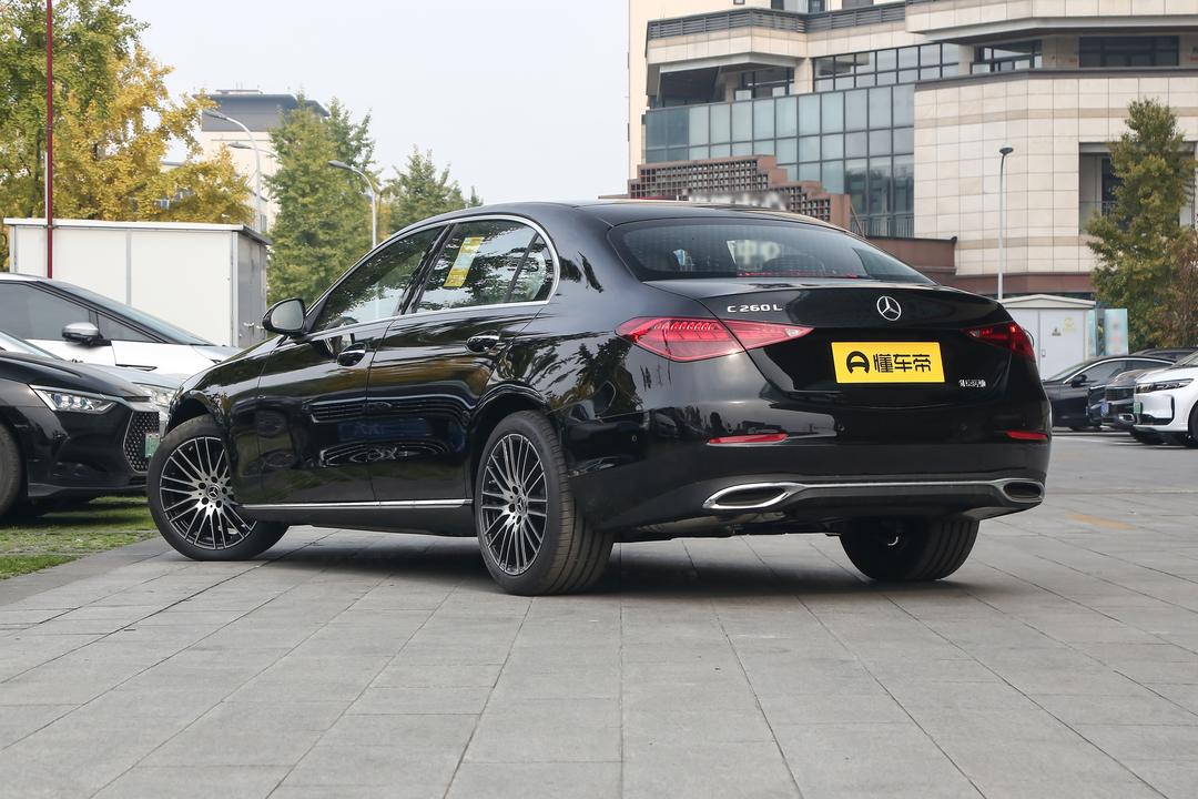 Mercedes-Benz C-Class 2026, фото 5
