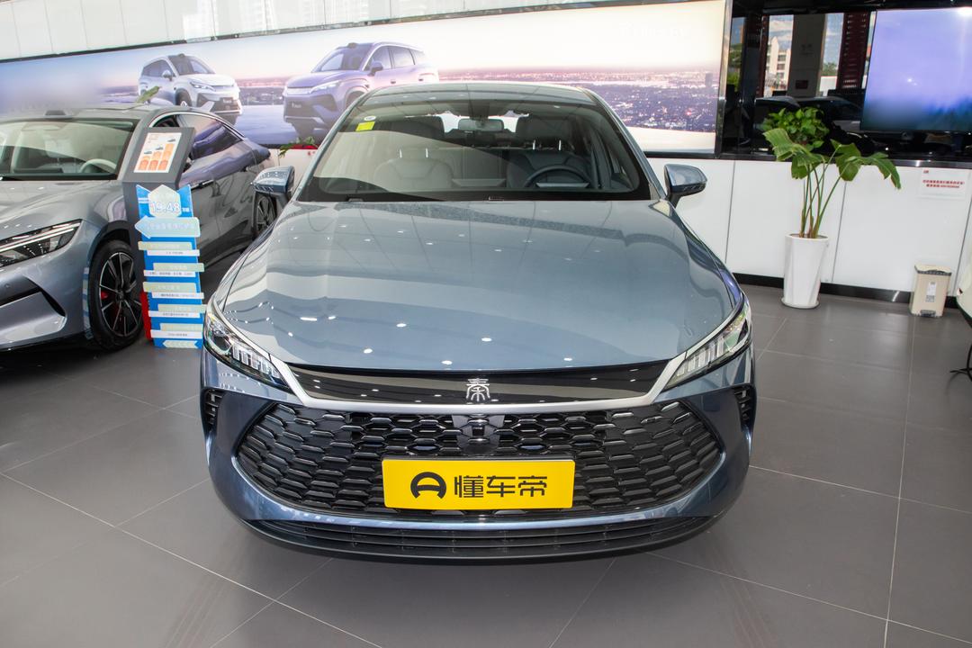 BYD Qin PLUS DM 2026, фото 2