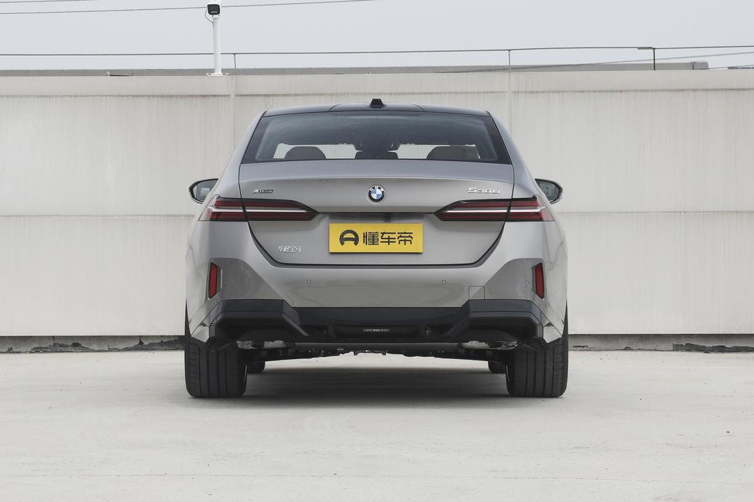 BMW 5 Series 2026, фото 6