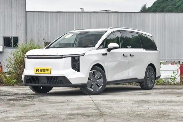 Maxus Mifa 7 EV 2026 — купить из Китая под заказ