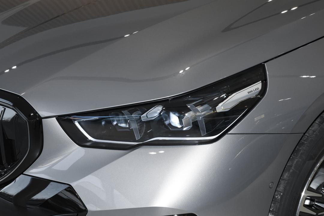 BMW 5 Series 2026, фото 13