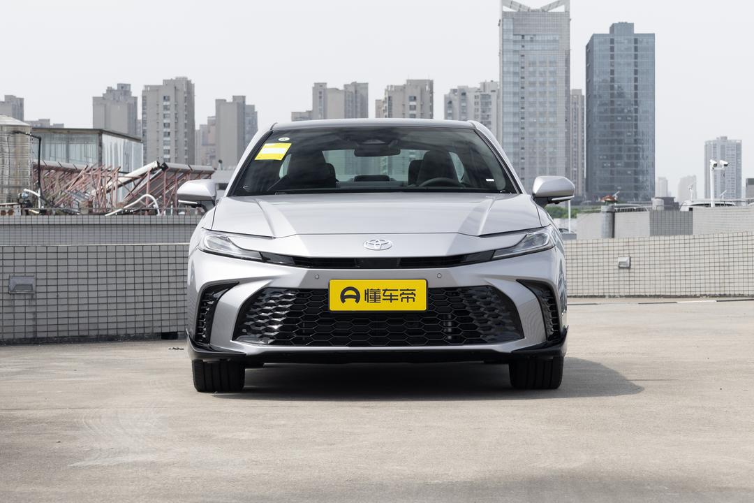 Toyota Camry 2026, фото 2