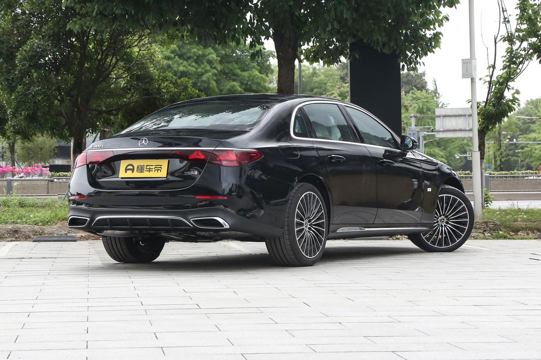 Mercedes-Benz E-Class 2026, фото 7