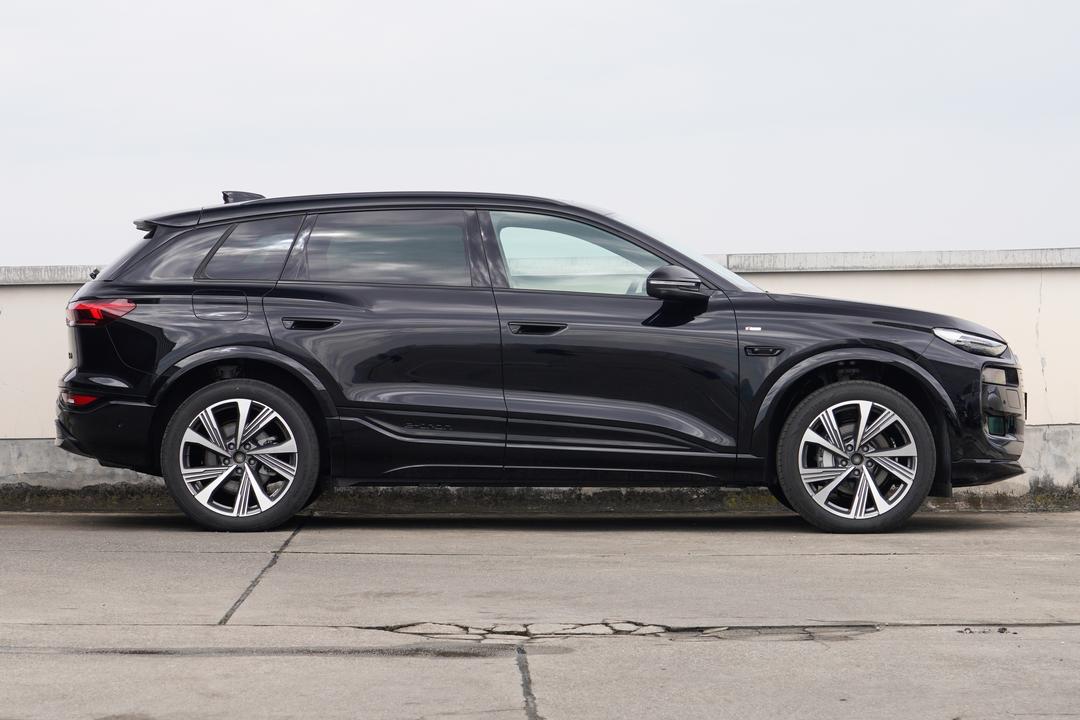 Audi Q6L e-tron 2026, фото 8