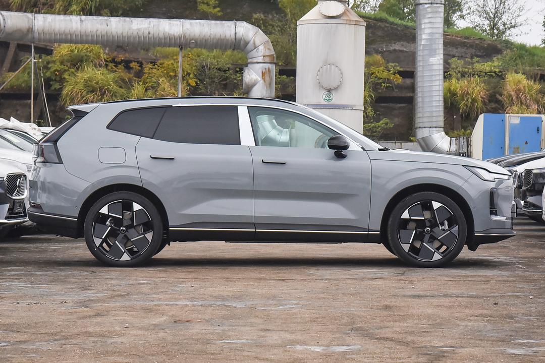Volvo XC70 2026, фото 8