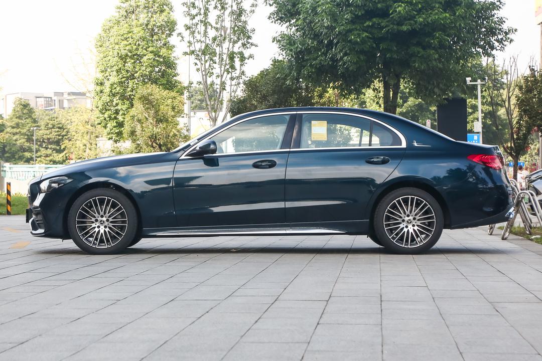 Mercedes-Benz C-Class 2026, фото 4