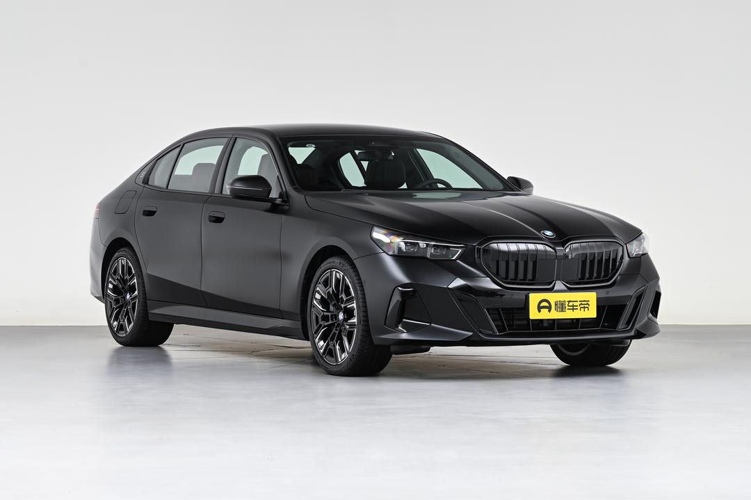 BMW 5 Series 2026, фото 3