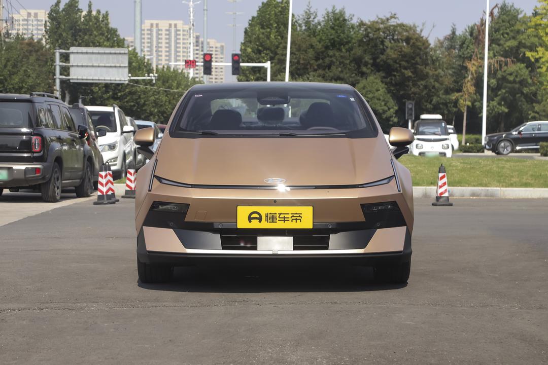 Hyundai IONIQ V 2026, фото 2