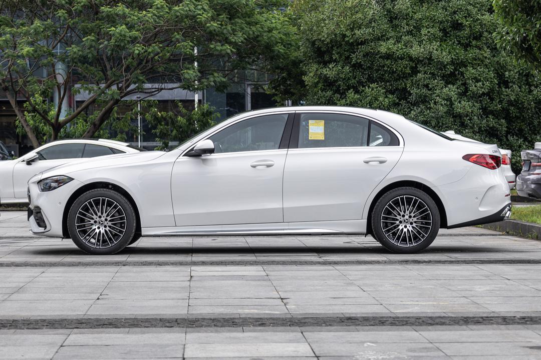 Mercedes-Benz C-Class 2026, фото 4