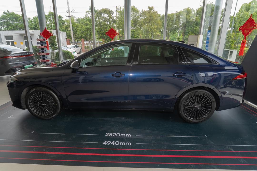 Roewe M7 DMH 2026, фото 4