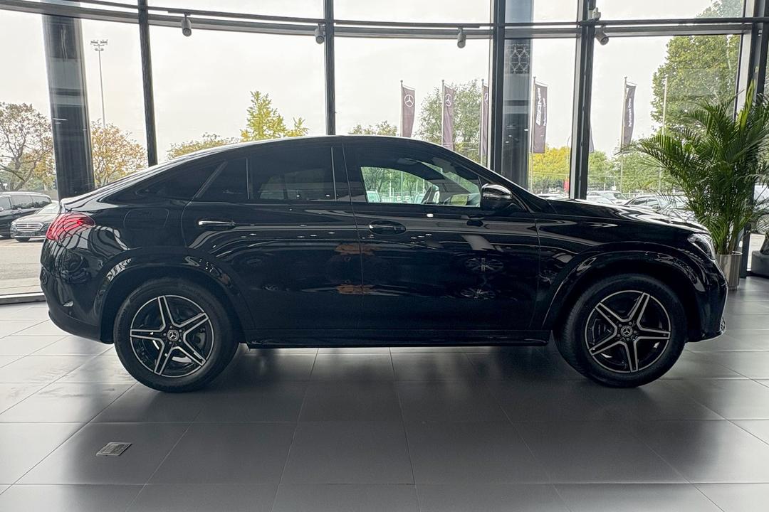 Mercedes-Benz GLE Coupe 2026, фото 8