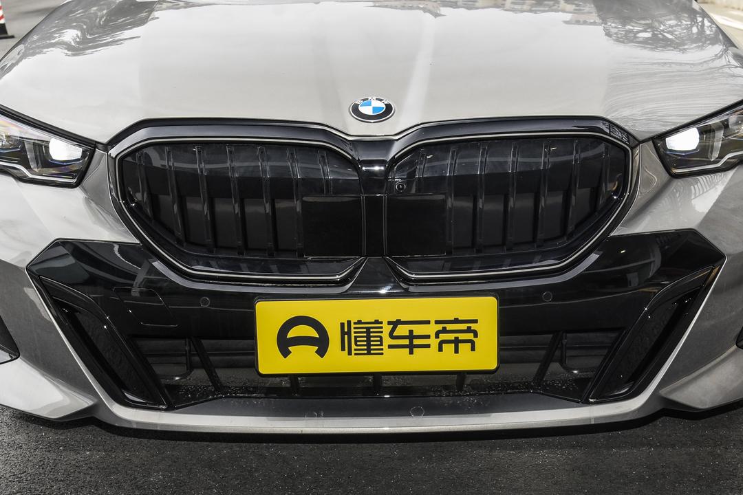 BMW 5 Series 2026, фото 10