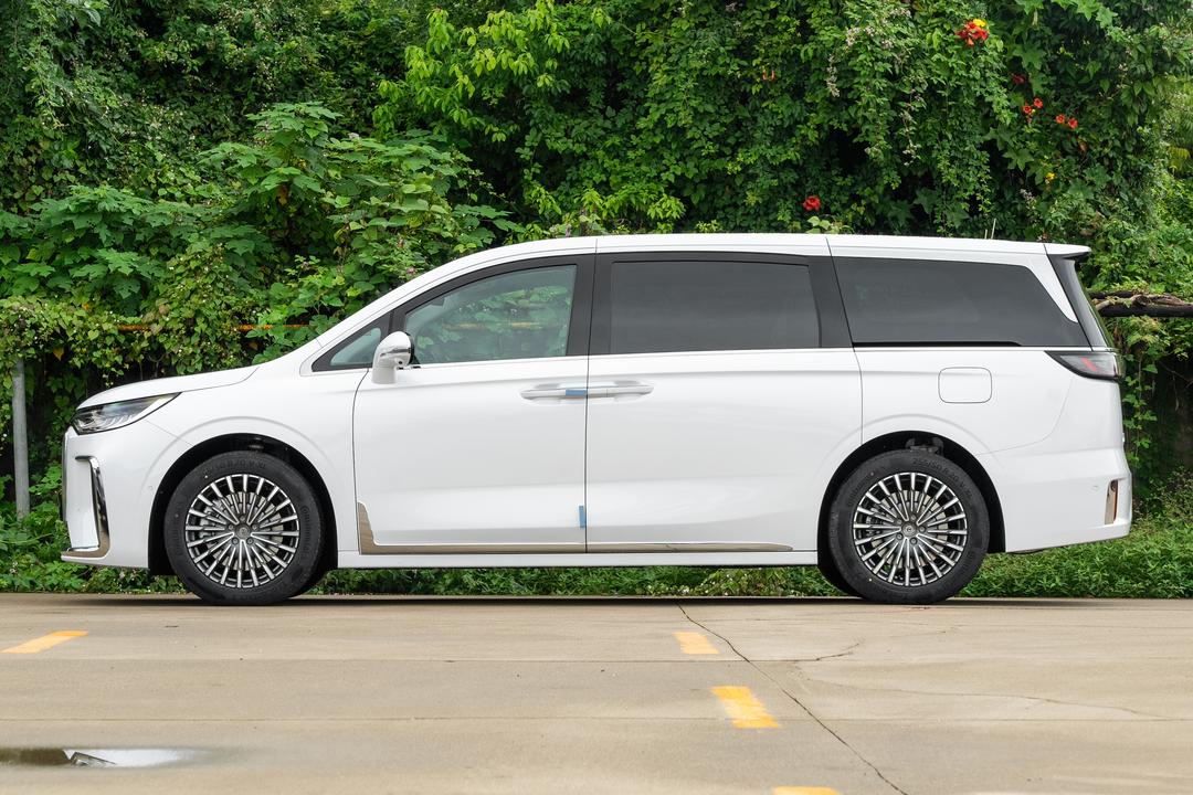 Voyah Dream PHEV 2026, фото 4