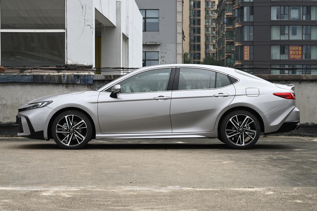 Toyota Camry 2026, фото 4