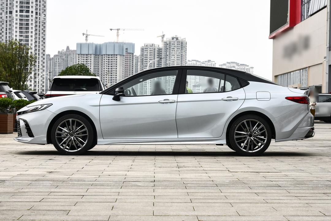 Toyota Camry 2026, фото 4