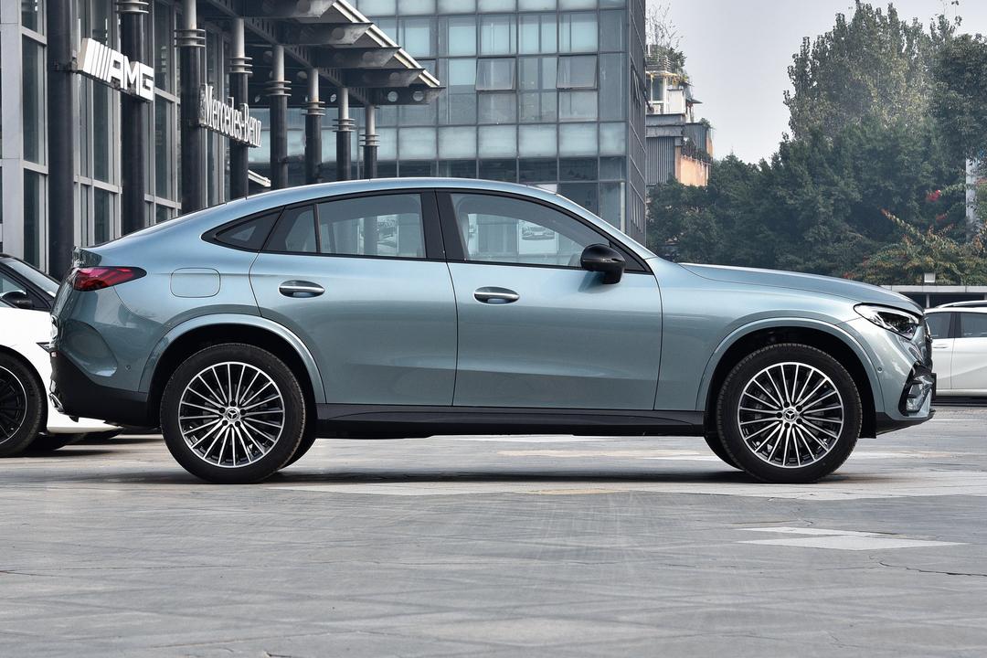 Mercedes-Benz GLC Coupe 2026, фото 8