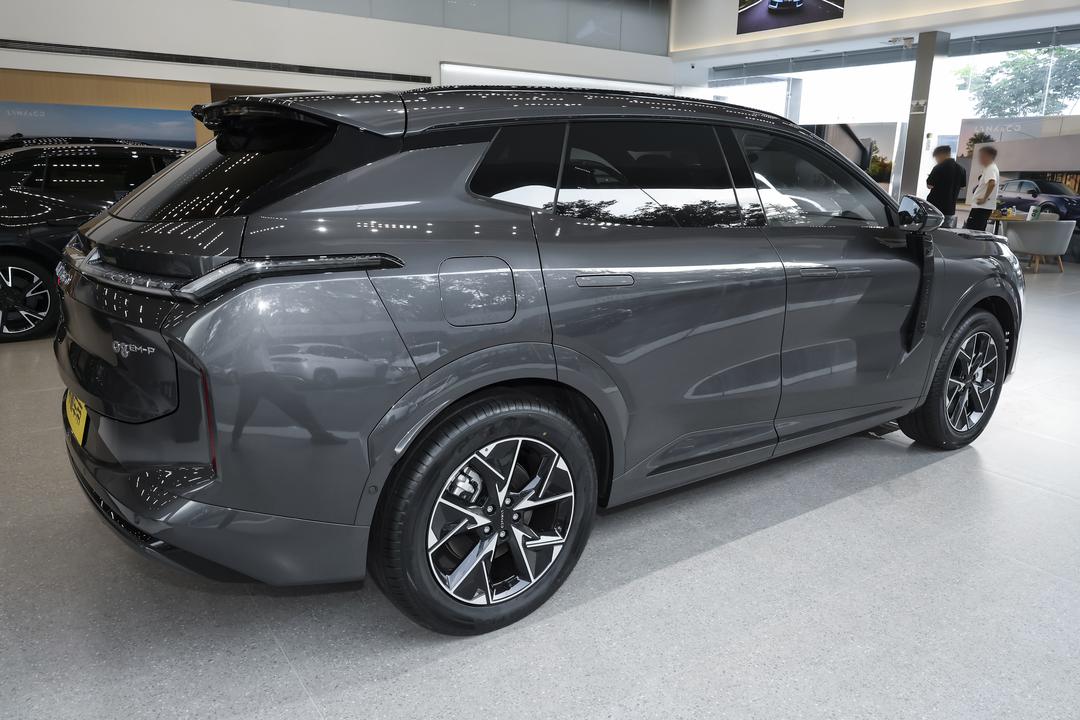 Lynk & Co 08 EM-P 2026, фото 8