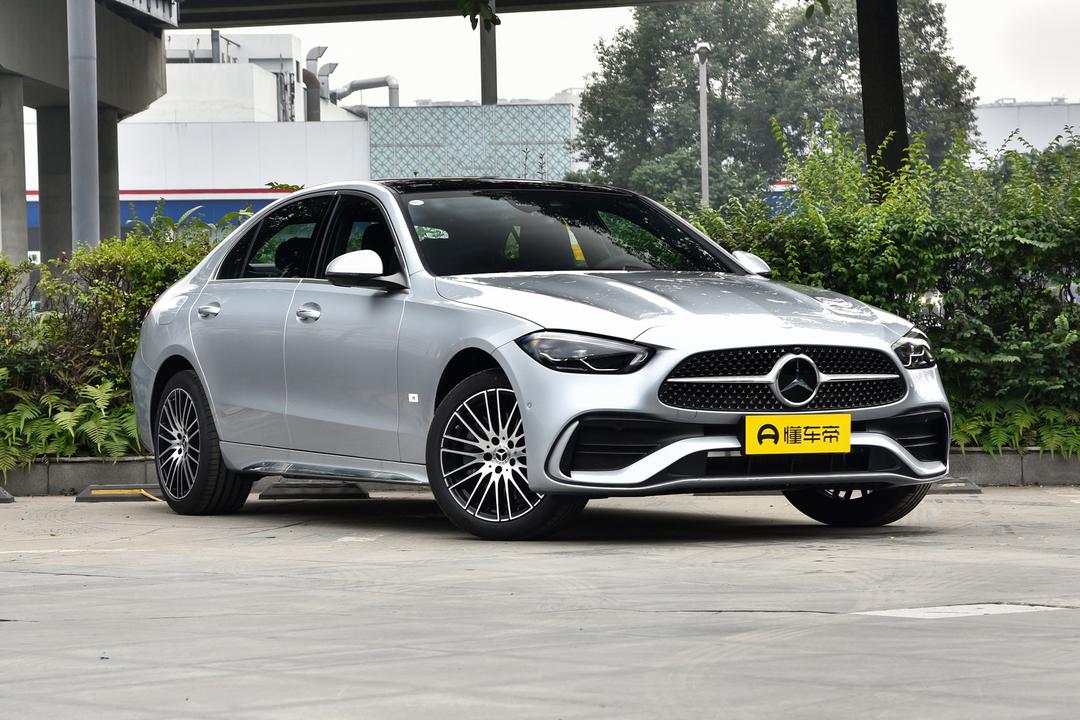 Mercedes-Benz C-Class 2026, фото 3