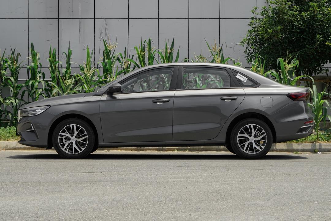 Geely Emgrand 2026, фото 4