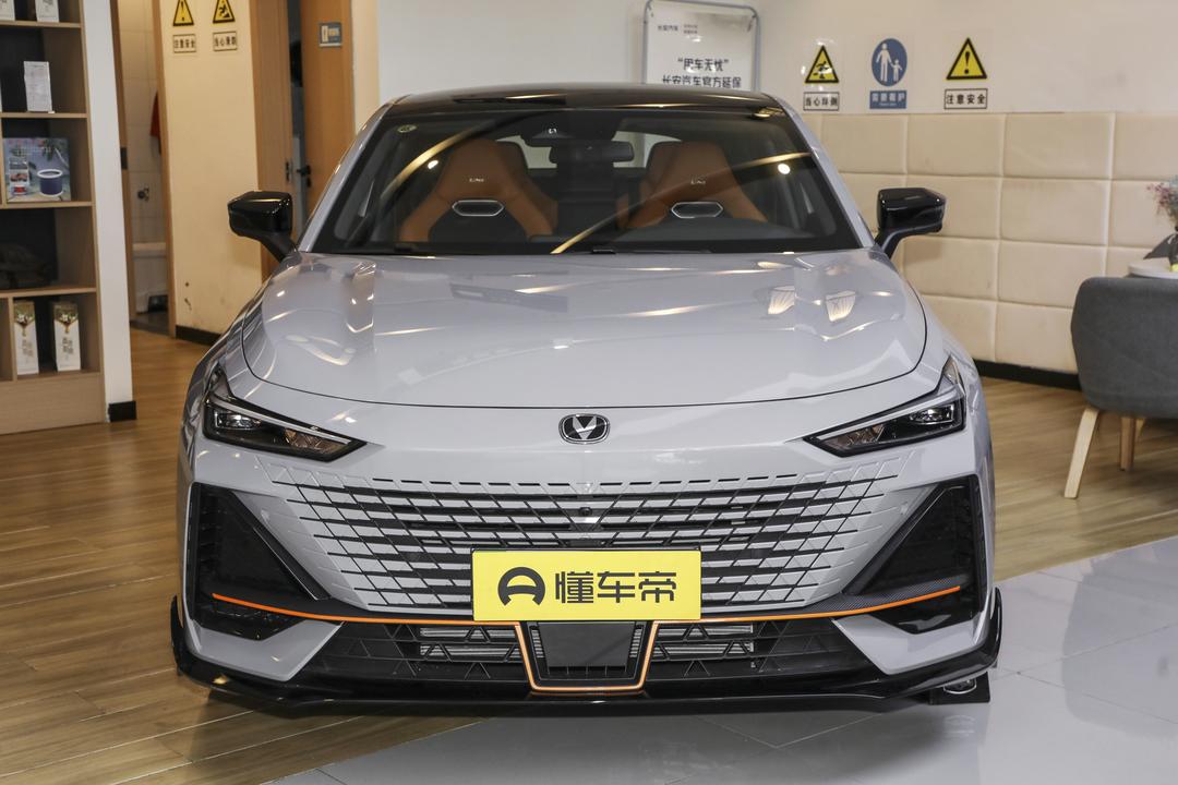 Changan UNI-V 2026, фото 2