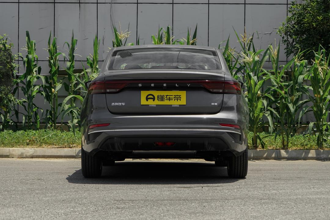 Geely Emgrand 2026, фото 6