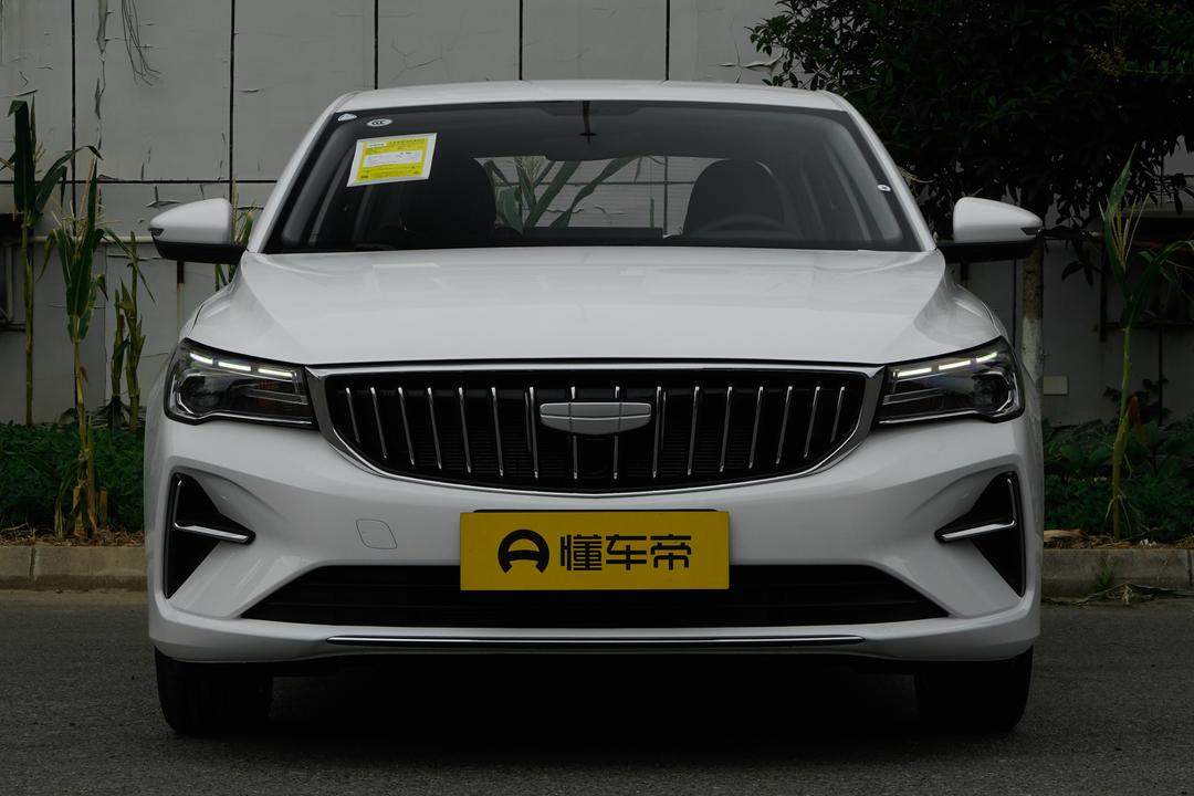 Geely Emgrand 2026, фото 12