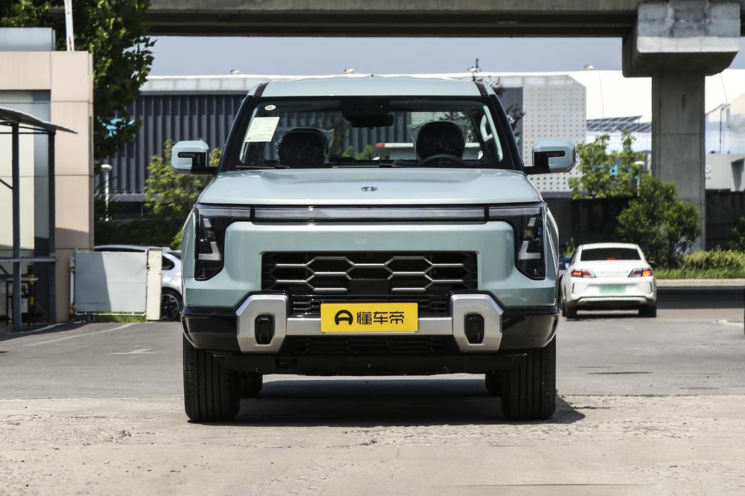 Dongfeng Zhengzhou Z9 GE PHEV 2026, фото 2