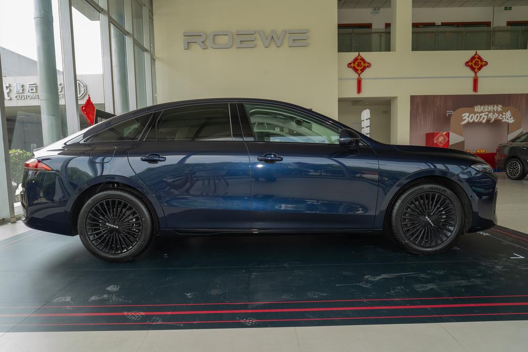 Roewe M7 DMH 2026, фото 8