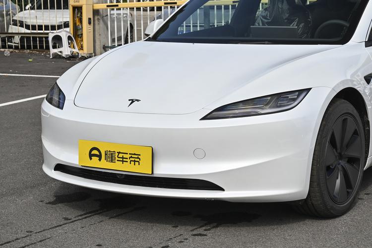 Tesla Model 3 - фото 9
