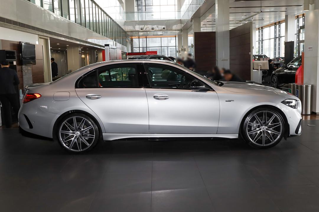 Mercedes-Benz C-Class AMG 2026, фото 7
