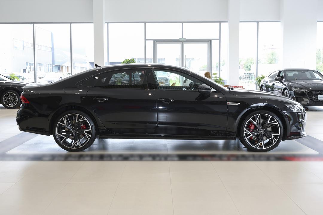 Audi A7L 2026, фото 8