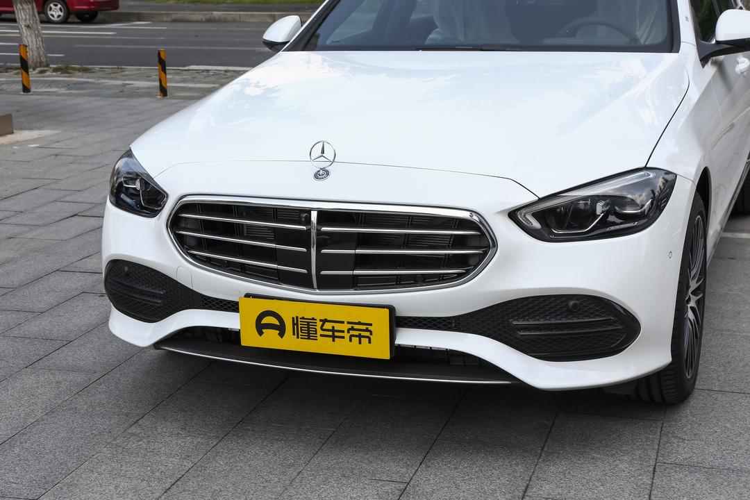 Mercedes-Benz C-Class 2026, фото 9