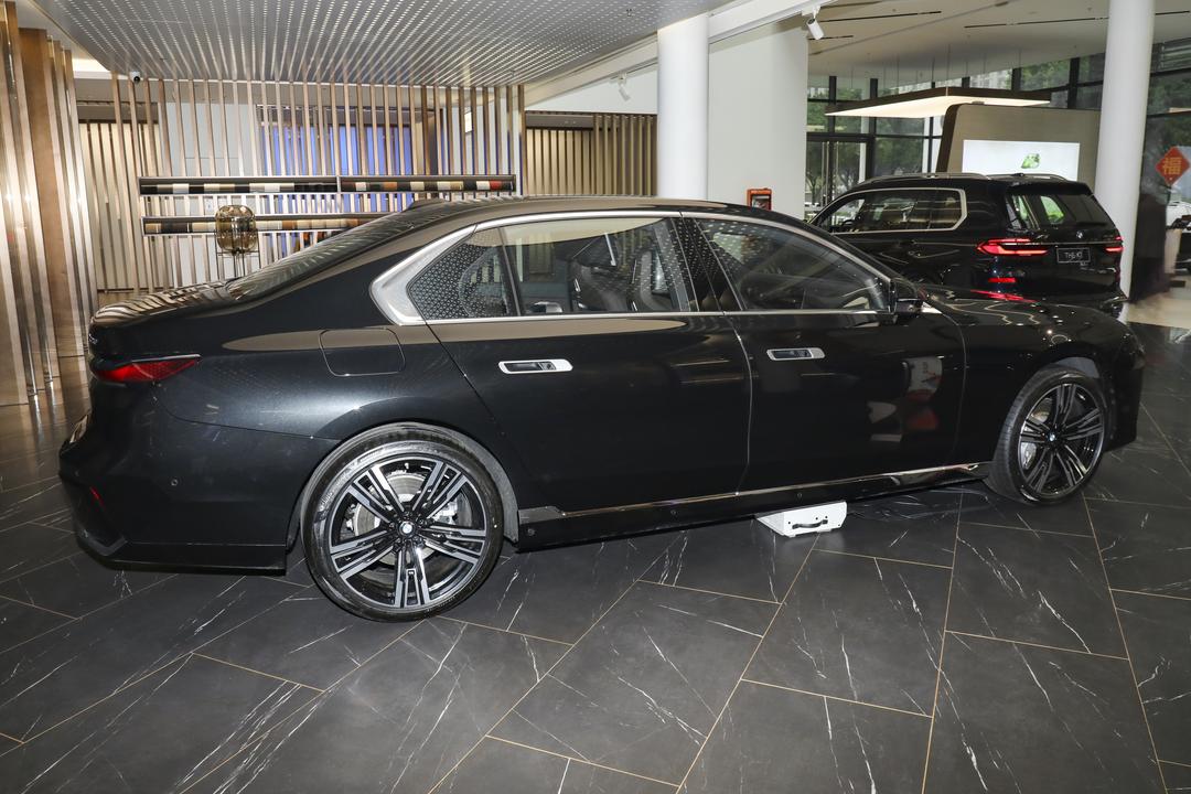 BMW 7-Series 2026, фото 7