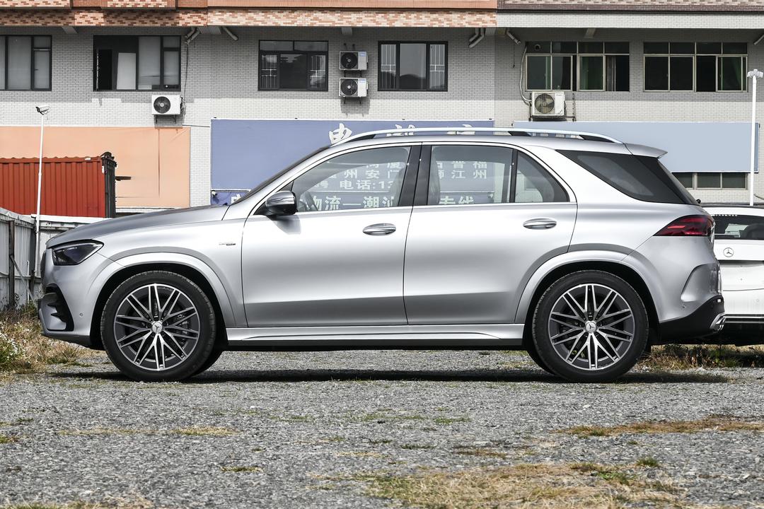 Mercedes-Benz GLE AMG 2026, фото 4
