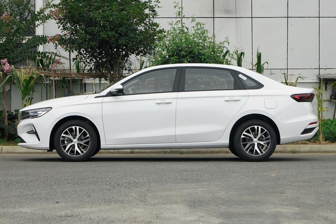 Geely Emgrand 2026, фото 4