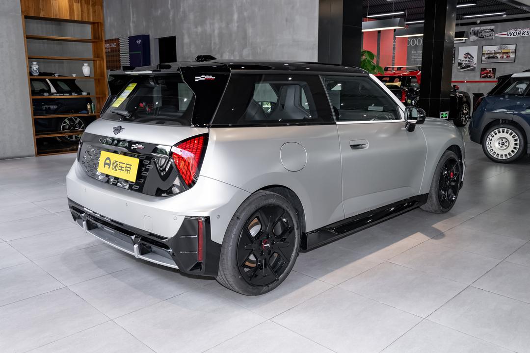 MINI JCW EV 2026, фото 7