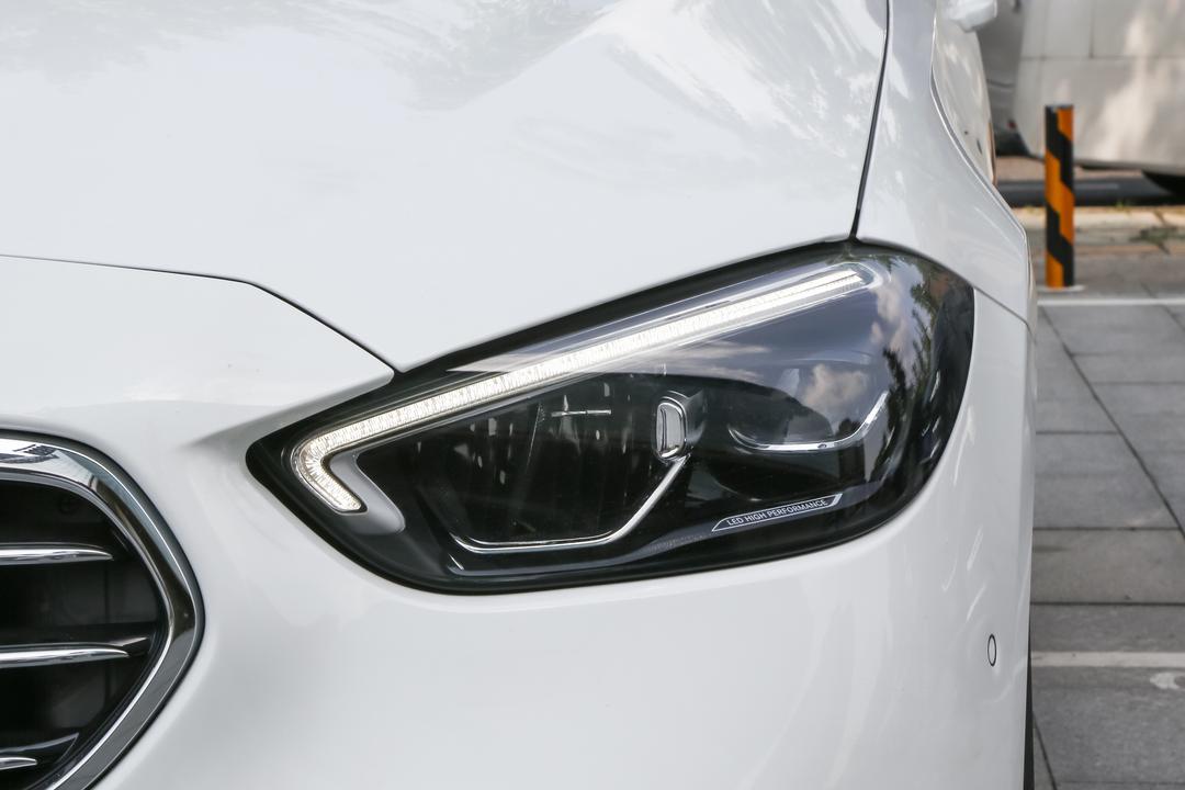 Mercedes-Benz C-Class 2026, фото 12