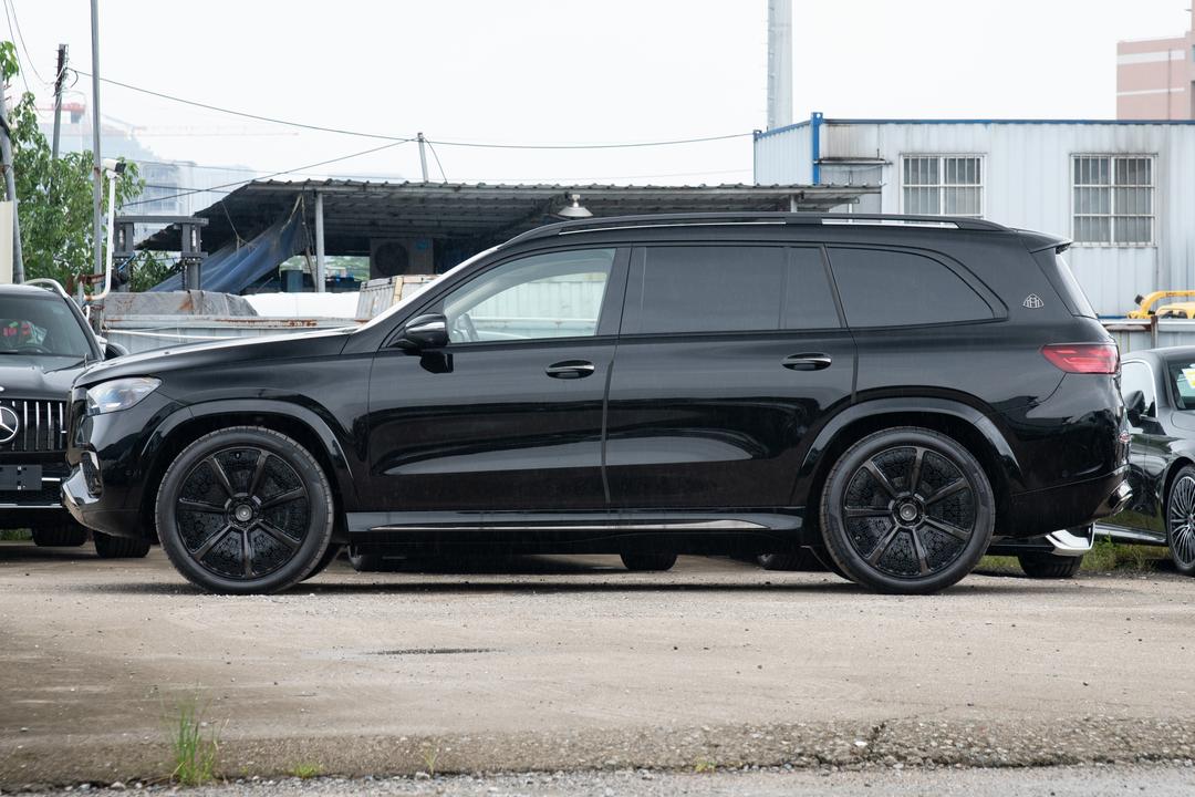 Mercedes-Benz Maybach GLS 2026, фото 4