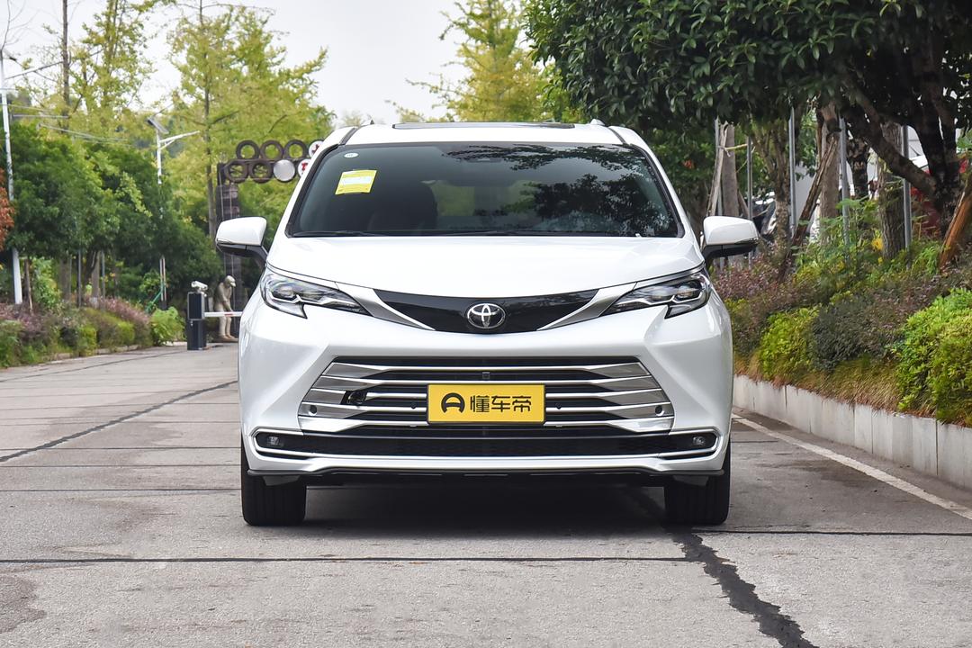 Toyota Sienna 2026, фото 2