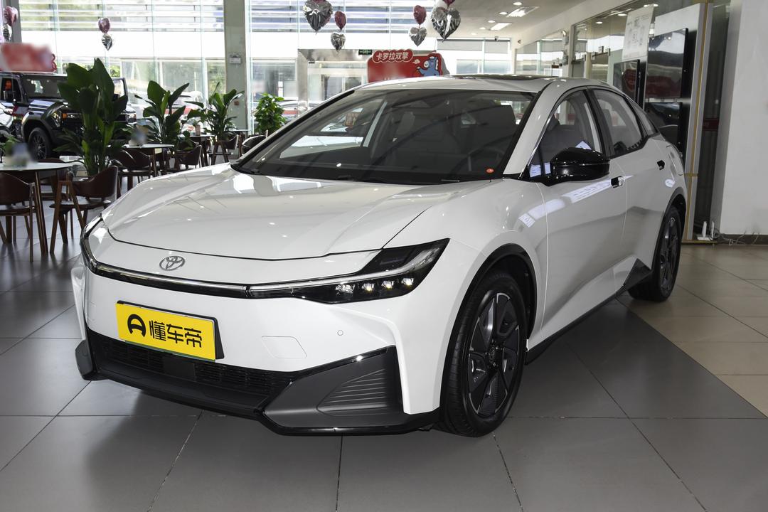 Toyota bZ3 2026, фото 1