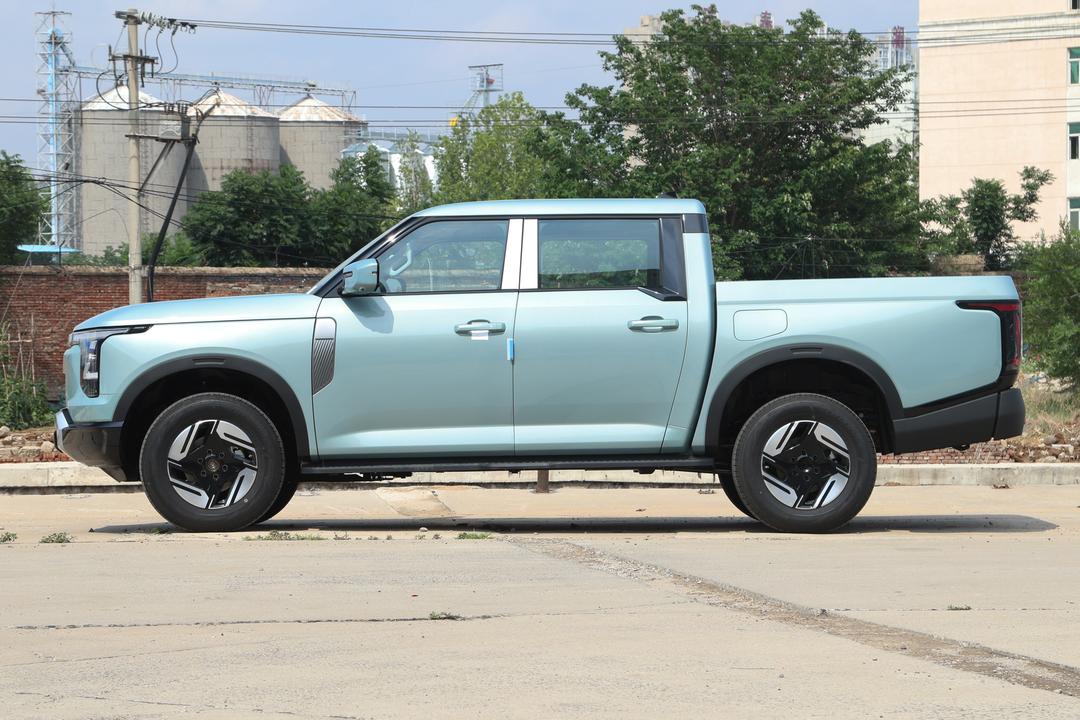 Dongfeng Zhengzhou Z9 GE PHEV 2026, фото 4